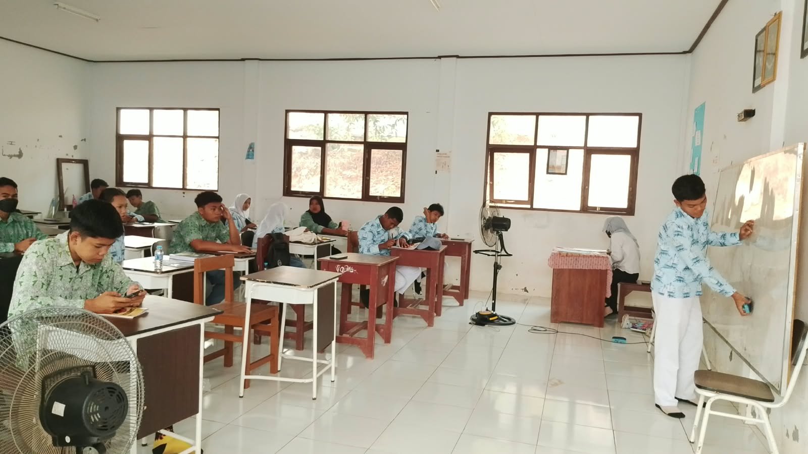Tatap Muka Terbatas SMA 1 Teweh Baru